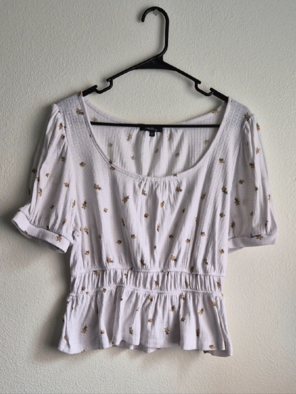Angels White Floral Peplum Scoop Neck Crop Top Size L